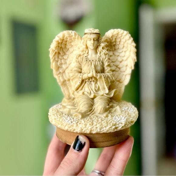 Vintage Textured Praying Angel Faith Based Home Decor Accent Display - Picture 4 of 6